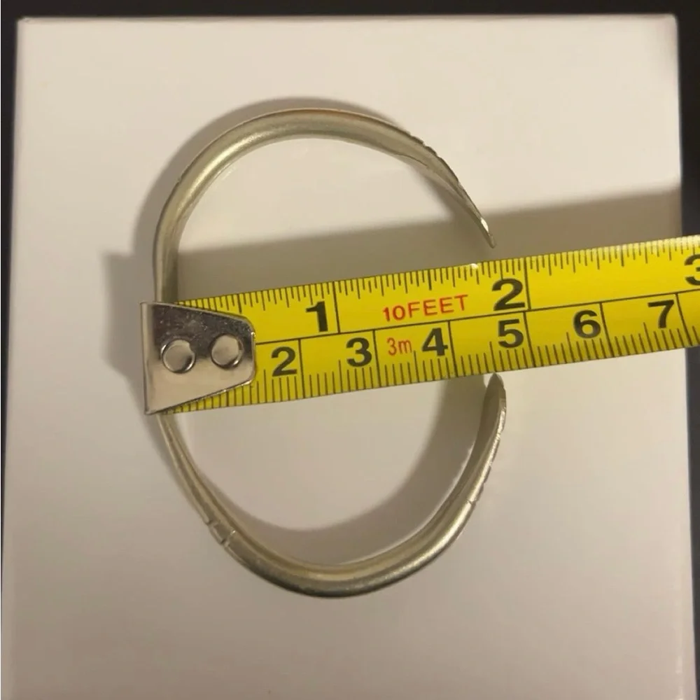 Elegant silver plated Cuff Bracelet - Picture 3 of 4